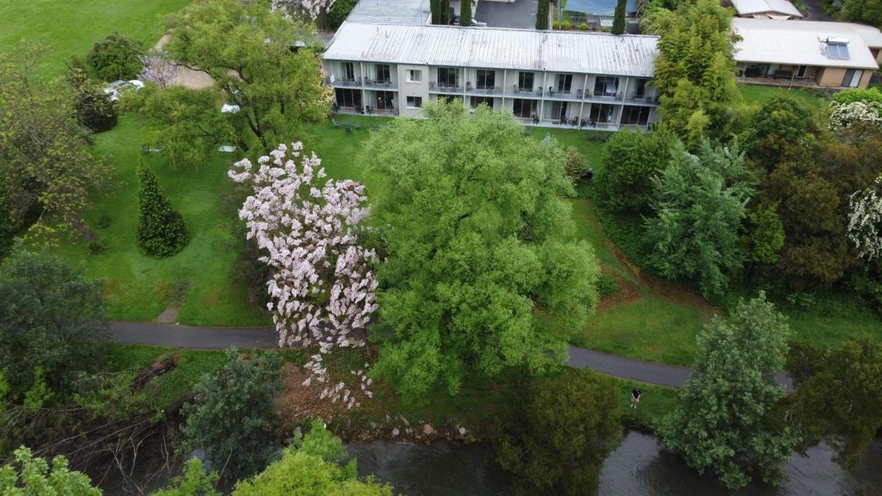 Riverbank Park Motel Bright Exteriör bild
